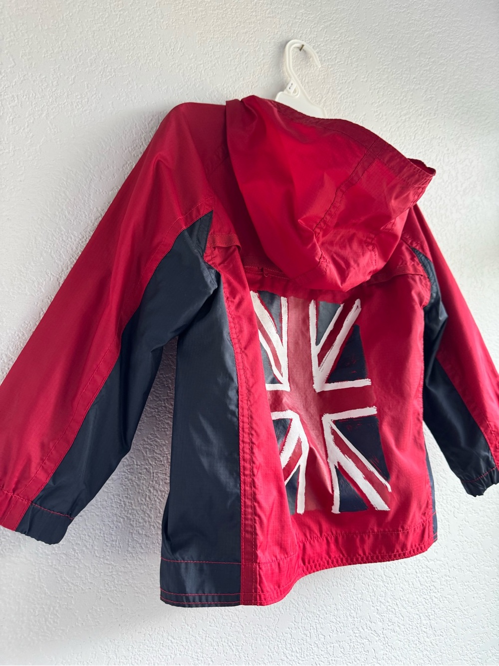 Gap Kids Red Windbreaker Jacket UK Flag Hooded XS (4-5) Lightweight - Picture 17 of 17